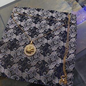 18K💥SALE💥 Gold Plated Wolf Pendant Necklace With Crystal's Cubic Zircon